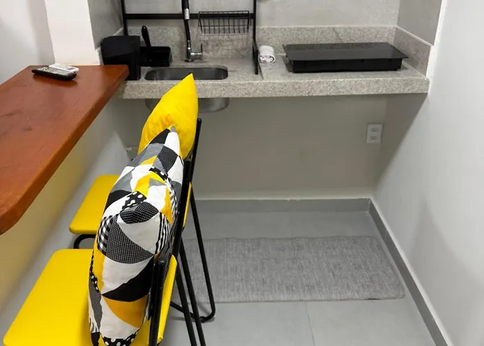 AP31 - Suíte Privativa e Aconchegante com Mini Cozinha a 3 Minutos da Praia Porto Seguro